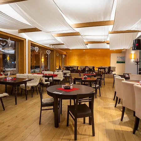 Toliar & Wellness فندق