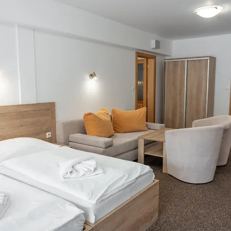 Toliar & Wellness Hotel 3*