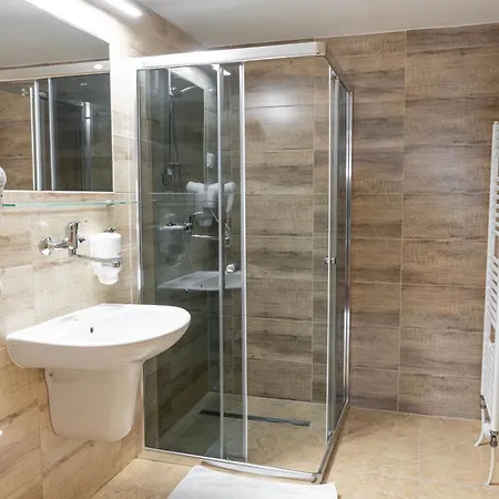Отель Toliar & Wellness 3*