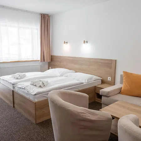 Toliar & Wellness Hotel 3*